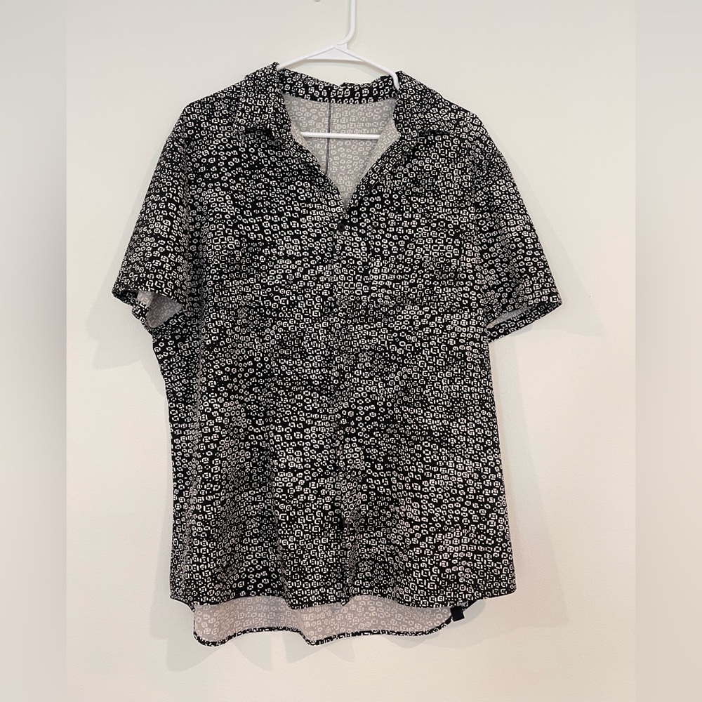 Lululemon Men’s short sleeve button up